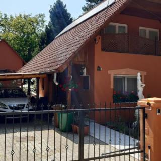 Várdomb Nyaralóház, 2 apartman 8 férőhely