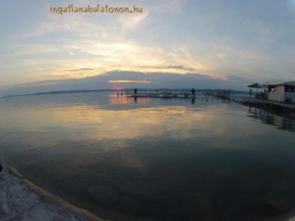 Vízparti, panorámás apartman kiadó (139)