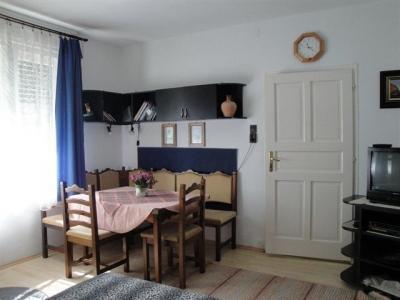 Balatonföldváron 8 fős önálló nyaraló kiadó