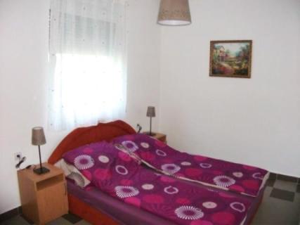 Központi medencés, öt különálló apartman Balatonbogláron