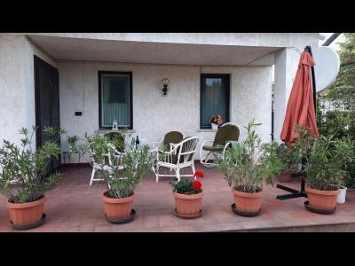 Balatonőszödön önálló nyaraló kiadó (973)