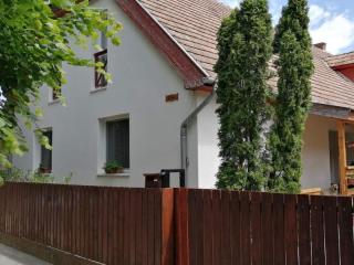 Az Aranka ház Balatonföldváron várja kedves Vendégeit