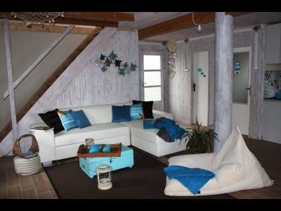 Balatonfüreden közvetlen vízparti önálló nyaraló stéggel (957)