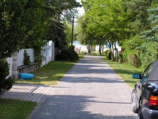 Balatonfenyvesen 4 +1 fős nyaraló kiadó a strandtól 60 m-re (58)