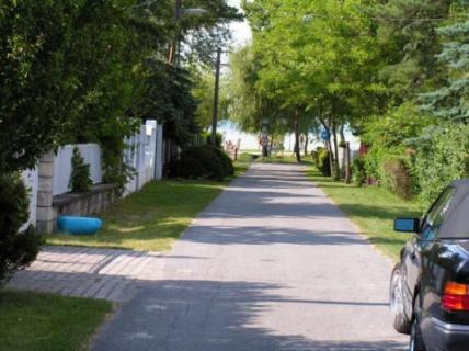 Balatonfenyvesen 4 +1 fős nyaraló kiadó a strandtól 60 m-re (58)