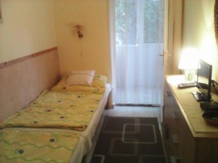 Balatonlellén vízparti apartman kiadó