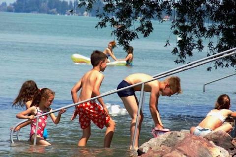 Balatonőszödön közvetlen vízparti panorámás apartman (219)