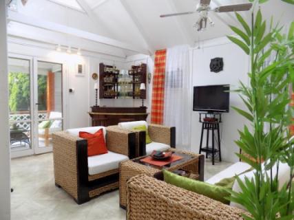 Nyaralóház 6+2 főnek balatonparttól 50 méterre (80)