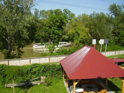 Kettő az egyben, munkahely és lakás gyönyörű környezetben