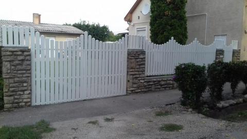 Műanyag kerítés-, kapu-, korlátelemek közvetlenül a gyártótól eladók