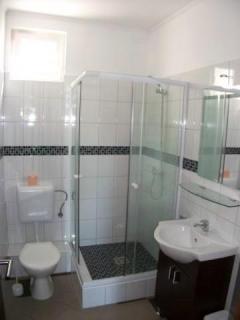 Központi medencés, öt különálló apartman Balatonbogláron