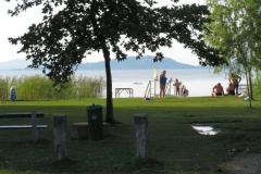 A Balatontól 100 m-re 9 fős nyaraló kiadó (24)