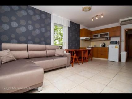 Panorámás,vízközeli apartman kiadó (145)