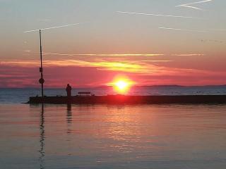 Alsóörsön közvetlen Balaton-parti apartman kiadó 5 fő részére