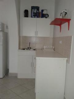 Balatonmáriafürdőn vízparthoz közeli nyaraló kiadó