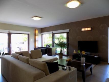 Vízközeli, jakuzzis minimál luxusvilla max 6+2 főnek (287)