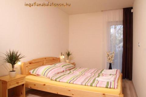 Exkluzív minimál nyaralóvilla kiadó saját partszakasszal (350)