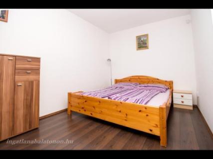 Panorámás,vízközeli apartman kiadó (145)