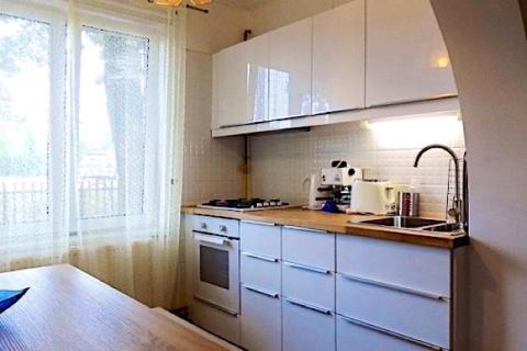 Vintage stílusú vízközeli 8+3 fős kiadó nyaraló (790)