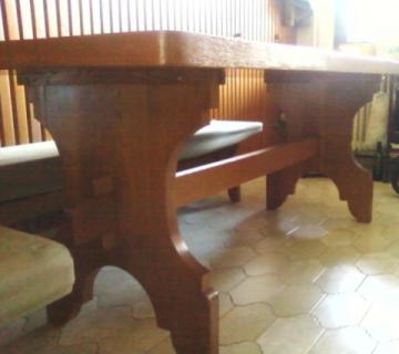 Tölgyfa ebédlőasztal paddal eladó