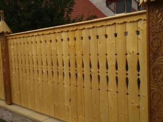 Vállaljuk székelykapuk, kopjafák, tornácok készítését