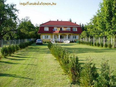 Medencés nyaraló Zamárdiban 16 fő részére (300)