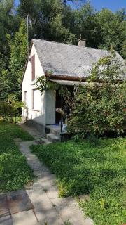 Termálfürdőn hétvégi ház eladó