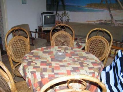 A Balatontól 100 m-re 9 fős nyaraló kiadó (24)