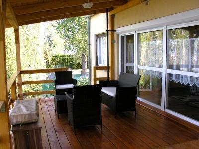 Közvetlen vízparti szállás Szántódon 6+1 főnek (314)