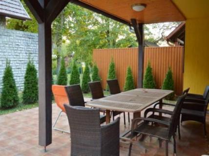 Balatonfenyvesen 7 fős nyaraló rész a strandtól 40 m-re (25)