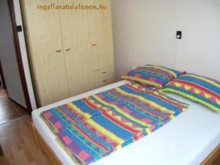 Zamárdiban medencés ikernyaraló fele max 8 főnek (87)