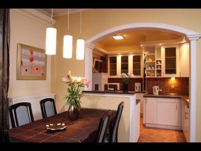 Medencés, jakuzzis ház Balatonszárszó központi részén (927)