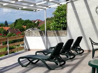 Nosztalgia Balaton Apartmanház, 2 apartman 6 férőhely