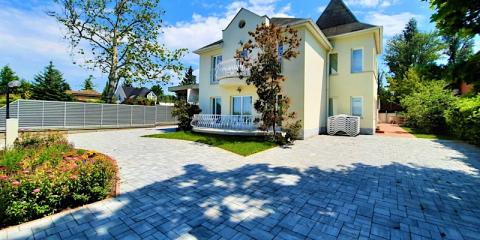 Angele Pihenőház, 11 szoba 32 férőhely