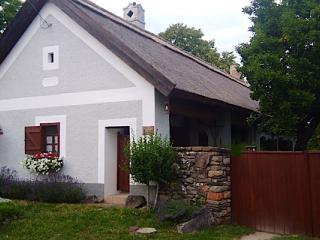 Nádtetős Műemlék Parasztház, 3 szoba 6 férőhely