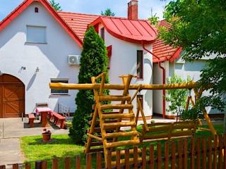 Huszár Vendégház, 4 szoba 12 férőhely