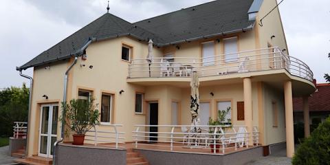 Erkel Panorama Apartman, 4 apartman 16 férőhely