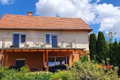 Darnay Apartmanház, 2 apartman 8 férőhely