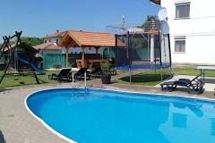 Beáta Apartman, 5 apartman 24 férőhely