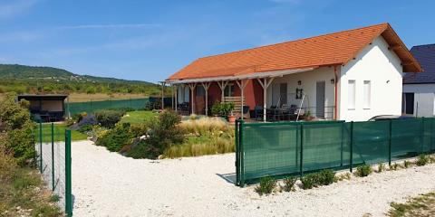 Búzavirág Apartmanház, 3 apartman 8 férőhely