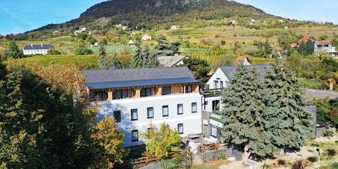 Főnix Panzió, 21 szoba 66 férőhely