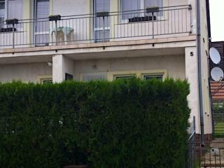 Hoffer Apartman, 1 apartman 9 férőhely