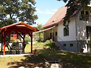 Mókus Apartman, 1 apartman 5 férőhely