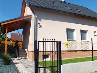 Noémi Apartman, 2 apartman 12 férőhely