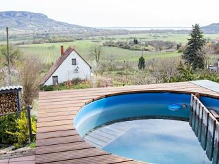 NaphozHolddal Apartman, 1 apartman 4 férőhely