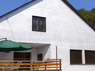 Játékbarlang Vendégház, 4 szoba 10 férőhely