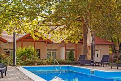 Hotel Platán, 16 szoba 32 férőhely