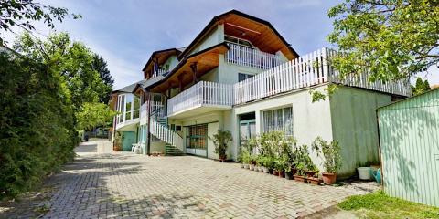 Gyapay Apartman, 5 apartman 10 férőhely