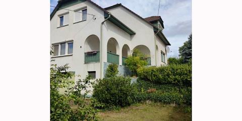 Labdarózsa Apartmanház, 2 apartman 11 férőhely