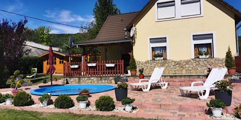 Hegyalja Apartmanház, 4 szoba 8 férőhely